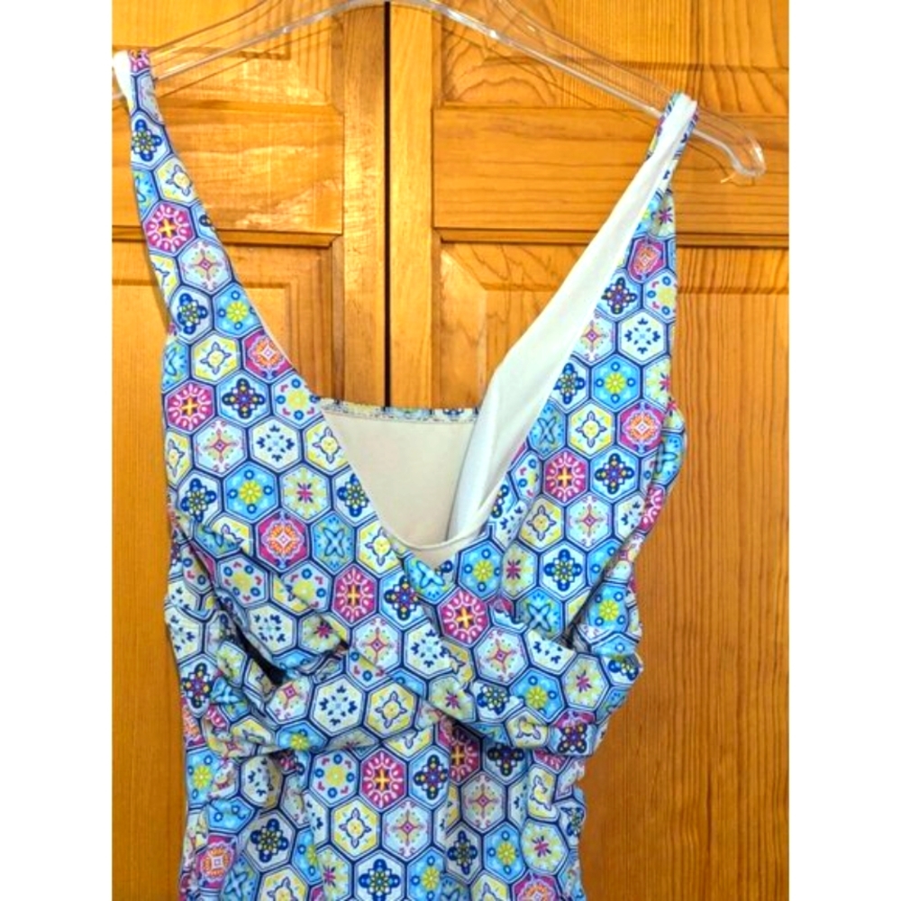 Bal Barbour Womens Swimsuit 14‎ One Piece V Neck, Blue & White Geometric